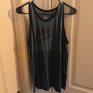 The Nike Tee Tank Top Medium